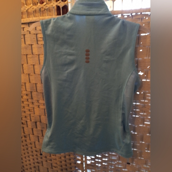 Nike Athletic Vest zip up size Medium - Picture 4 of 4